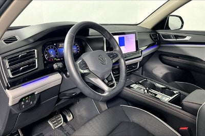 2024 Volkswagen Atlas 2.0T Peak Edition SEL
