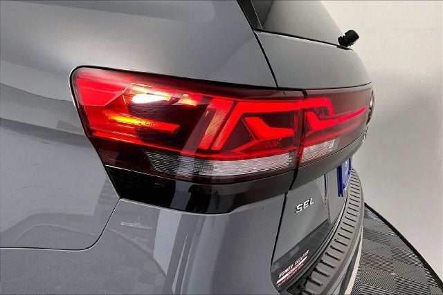 2024 Volkswagen Atlas 2.0T Peak Edition SEL
