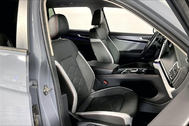 2024 Volkswagen Atlas 2.0T Peak Edition SEL