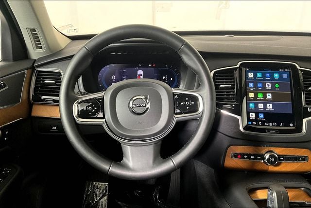 2024 Volvo XC90 B6 Plus Bright Theme