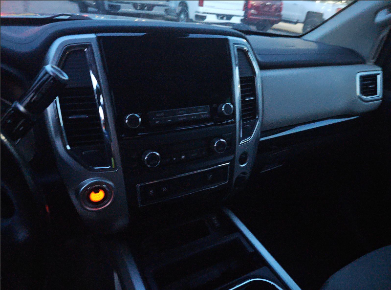 2021 Nissan Titan SV