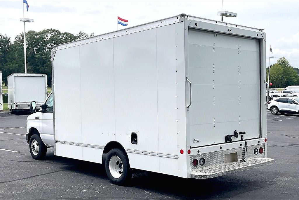 2024 Ford E-450SD Base