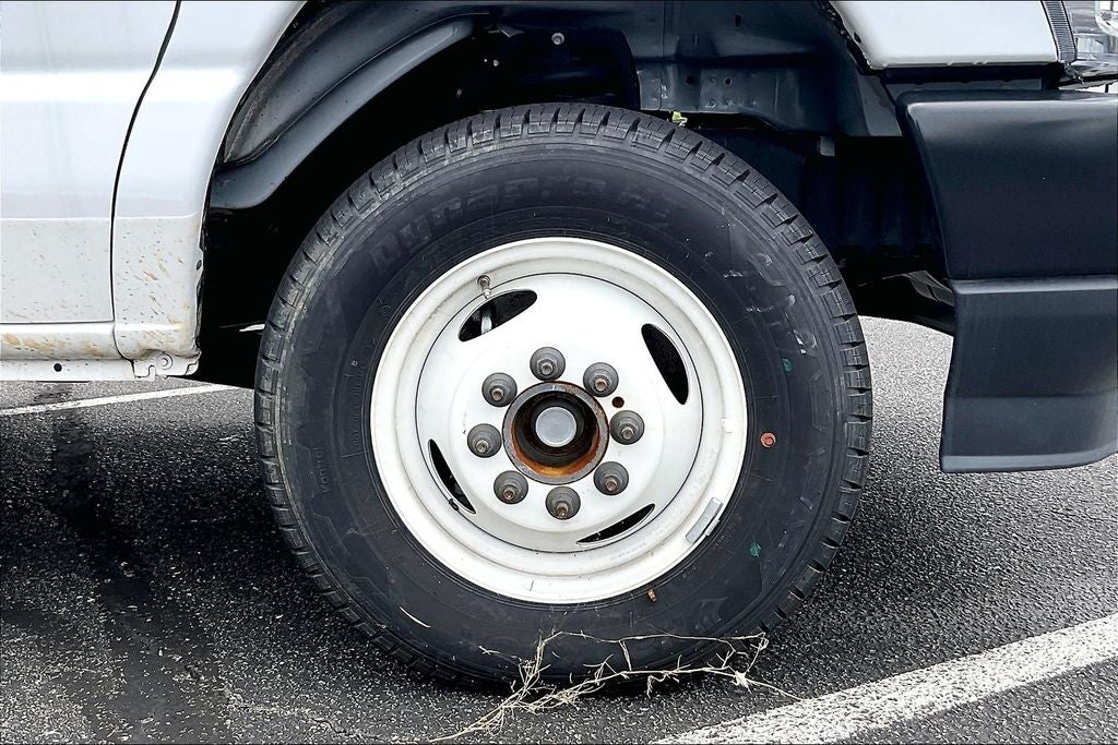 2024 Ford E-450SD Base