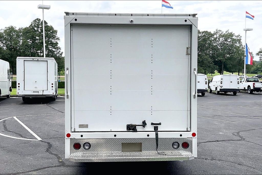 2024 Ford E-450SD Base