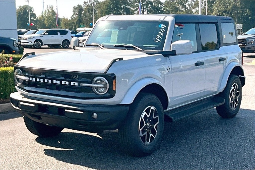 2026 Ford Bronco Outer Banks