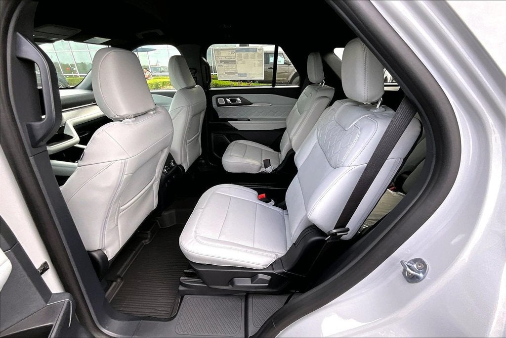 2027 Ford Explorer Platinum