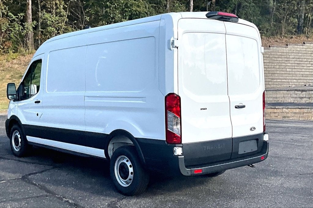 2027 Ford Transit-250 Base