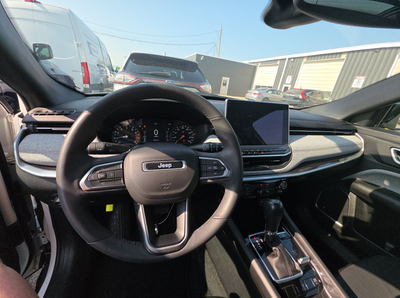 2023 Jeep Compass Latitude Lux