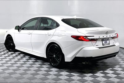 2025 Toyota Camry SE