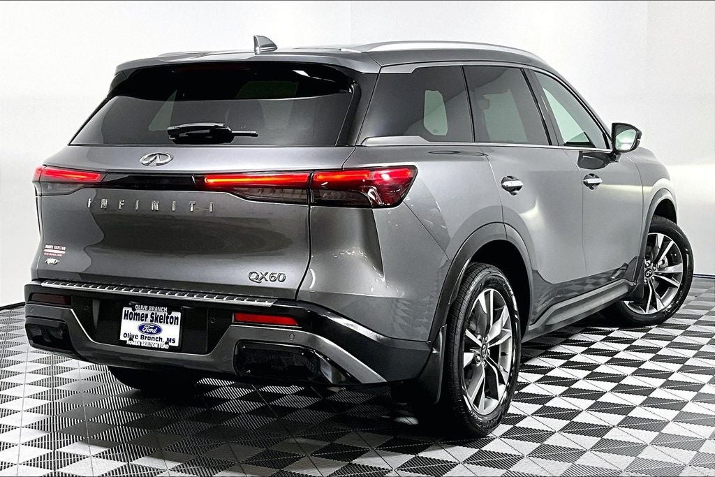 2023 INFINITI QX60 LUXE