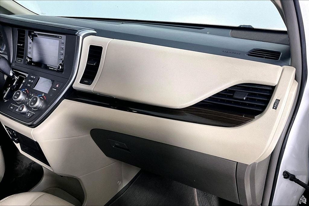 2019 Toyota Sienna XLE 7 Passenger