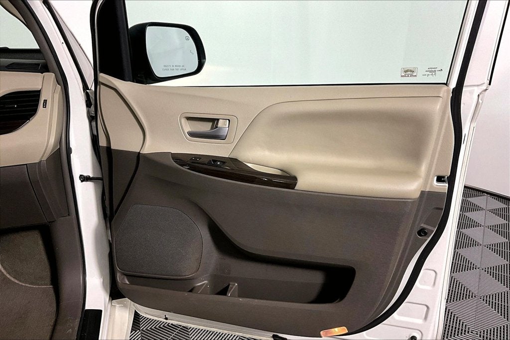 2019 Toyota Sienna XLE 7 Passenger