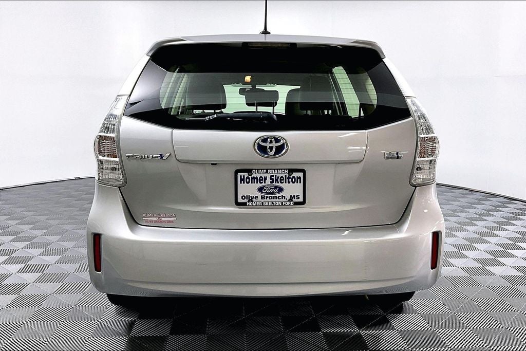 2014 Toyota Prius v Five