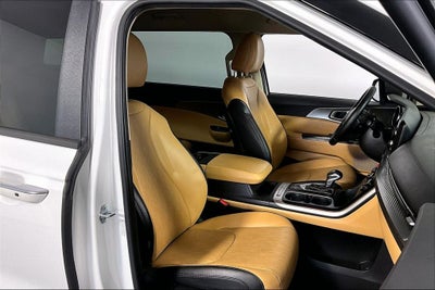 2023 Kia Carnival LX Seat Package