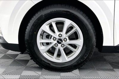 2023 Kia Carnival LX Seat Package