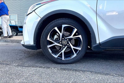 2022 Toyota C-HR XLE