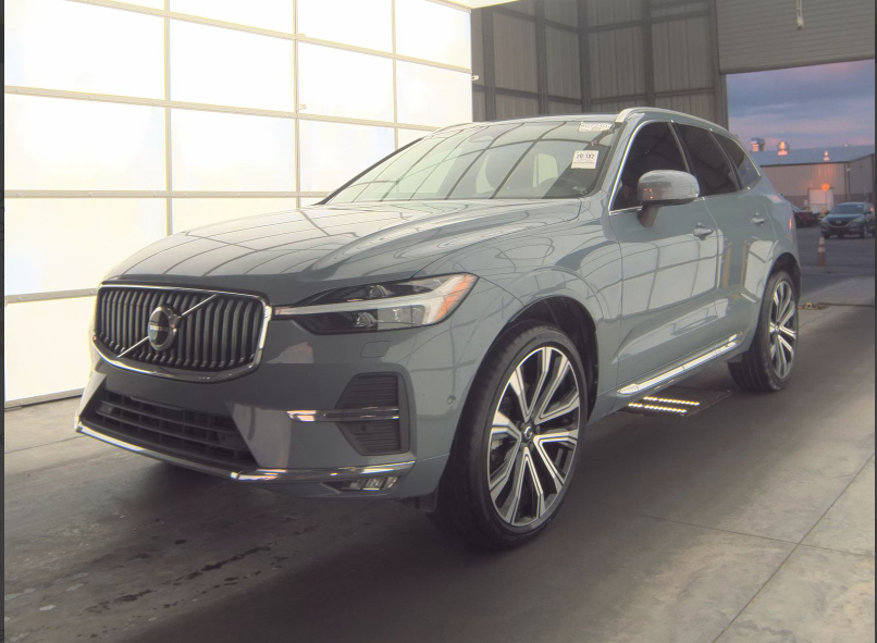 2023 Volvo XC60 B5 Ultimate Bright Theme