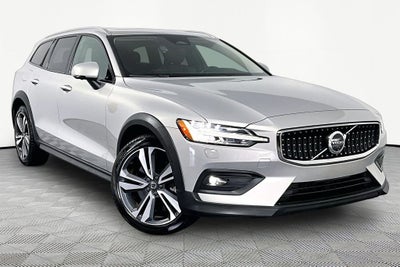 2025 Volvo V60 Cross Country B5 Plus