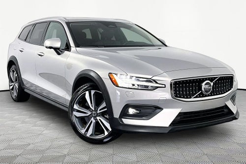2025 Volvo V60 Cross Country B5 Plus