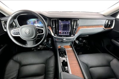 2025 Volvo V60 Cross Country B5 Plus