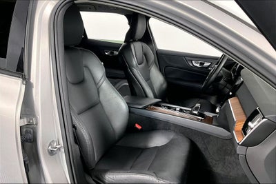 2025 Volvo V60 Cross Country B5 Plus