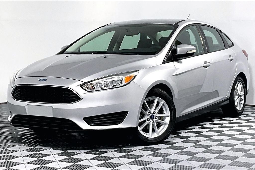 Used 2017 Ford Focus SE with VIN 1FADP3F25HL322320 for sale in Olive Branch, MS