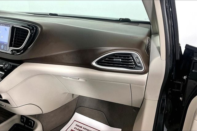 2017 Chrysler Pacifica Touring L