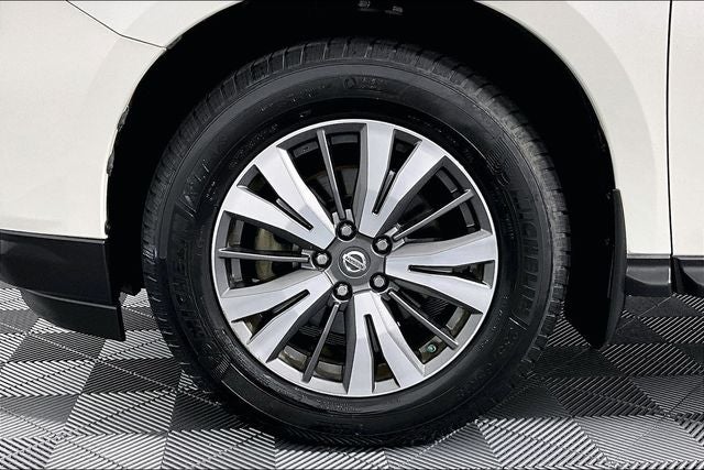 2017 Nissan Pathfinder SL