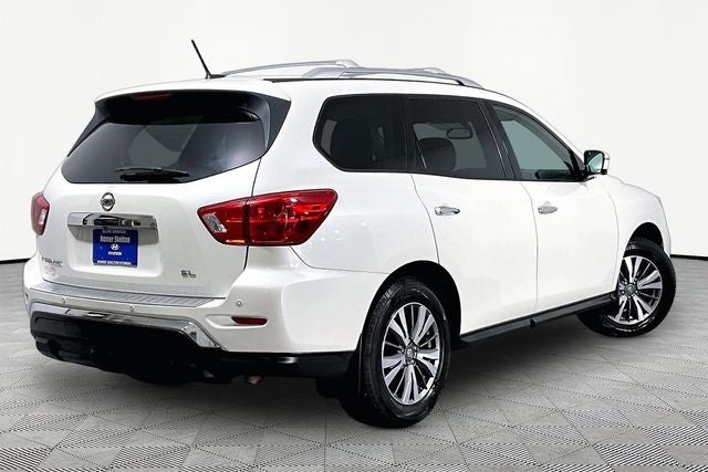 2017 Nissan Pathfinder SL