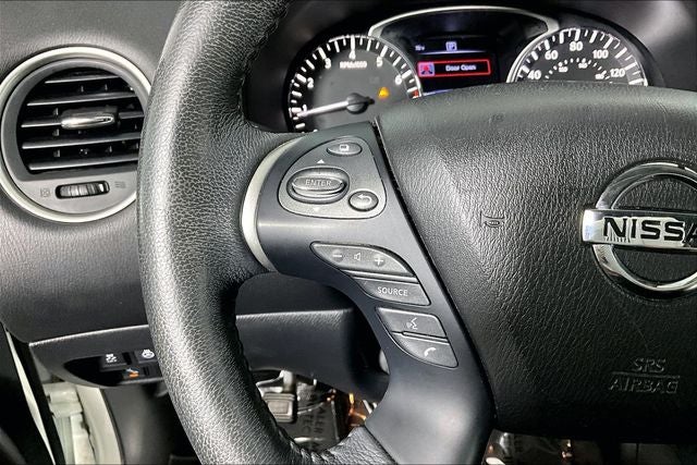 2017 Nissan Pathfinder SL
