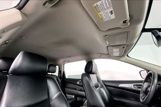 2017 Nissan Pathfinder SL