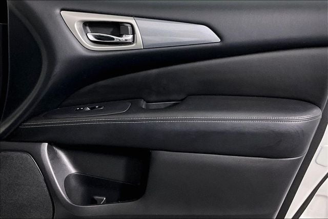 2017 Nissan Pathfinder SL
