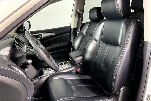 2017 Nissan Pathfinder SL