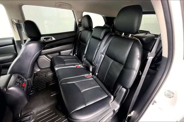 2017 Nissan Pathfinder SL