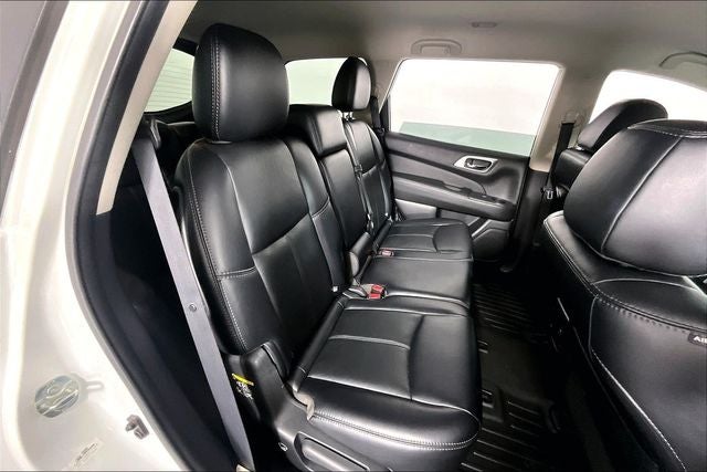 2017 Nissan Pathfinder SL