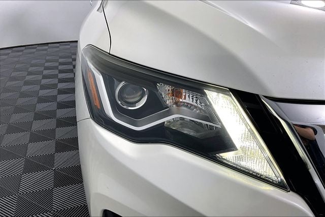 2017 Nissan Pathfinder SL