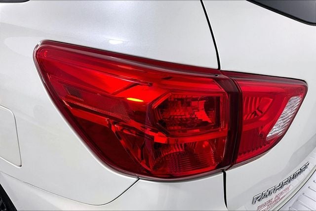 2017 Nissan Pathfinder SL