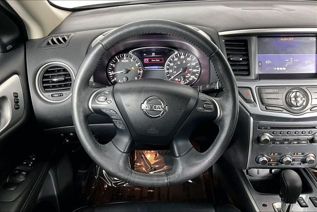 2017 Nissan Pathfinder SL