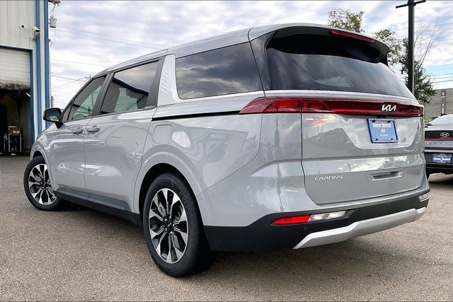 2024 Kia Carnival EX