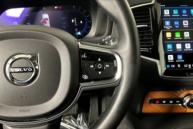 2024 Volvo XC90 B6 Plus Bright Theme