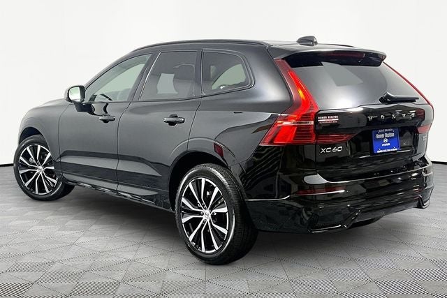 2024 Volvo XC60 B5 Ultimate Dark Theme