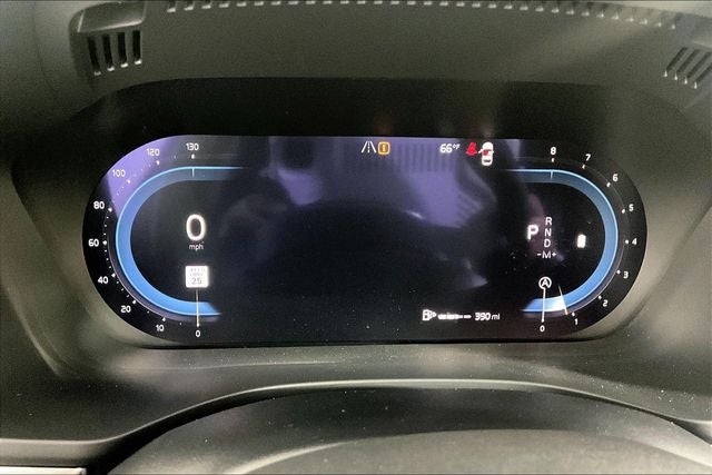 2024 Volvo XC60 B5 Ultimate Dark Theme