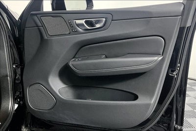 2024 Volvo XC60 B5 Ultimate Dark Theme