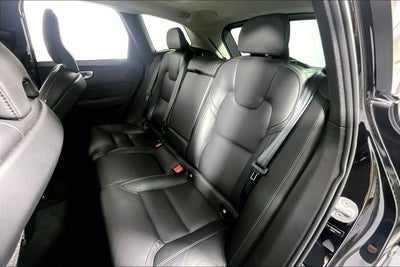 2024 Volvo XC60 B5 Ultimate Dark Theme