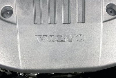 2024 Volvo XC60 B5 Ultimate Dark Theme
