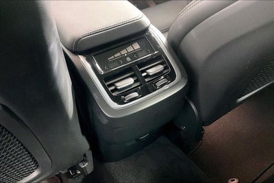 2024 Volvo XC60 B5 Ultimate Dark Theme