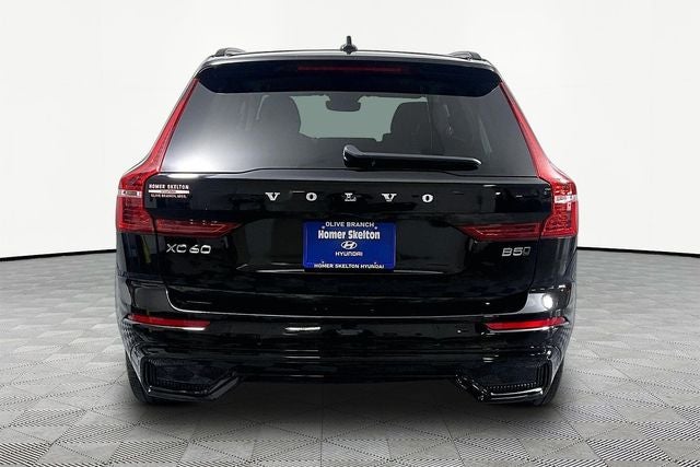2024 Volvo XC60 B5 Ultimate Dark Theme
