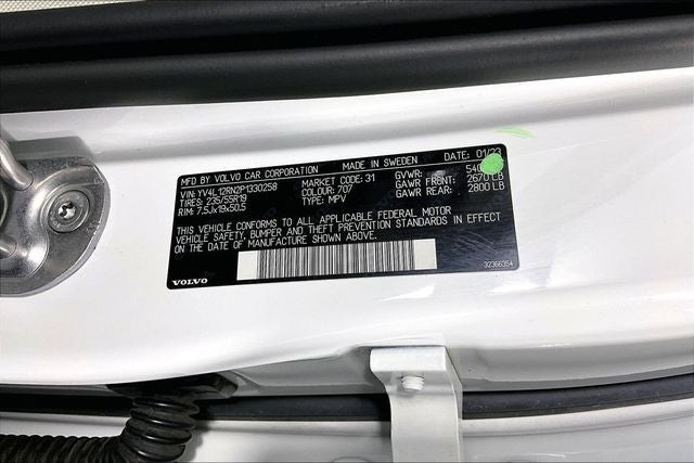 2023 Volvo XC60 B5 Plus Bright Theme