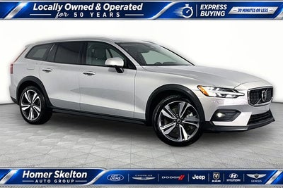 2025 Volvo V60 Cross Country B5 Plus