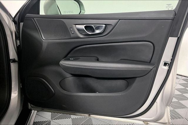 2025 Volvo V60 Cross Country B5 Plus